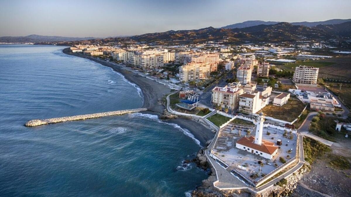Fabulosa Casa De Vacaciones Junto Al Mar Torrox Exterior foto